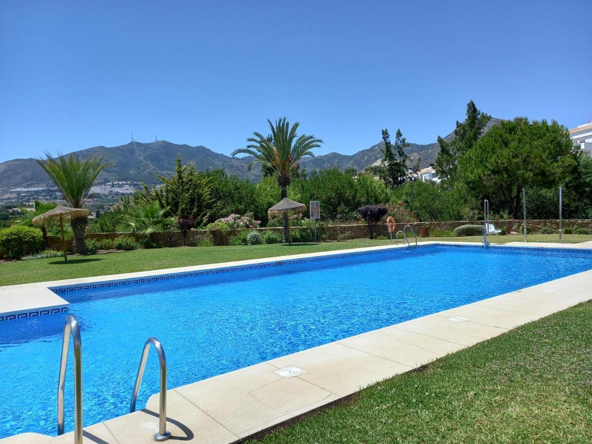 Amplio, Luminoso Y Moderno Apartamento Con Amplia Terraza Y Hermosas Vistas En Exclusiva Urbanizacion Benalmádena Exterior foto